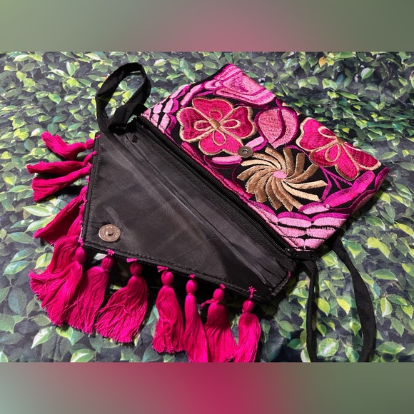 Mexican Floral Embroidered Crossbody/Clutch - Picture 4 of 5